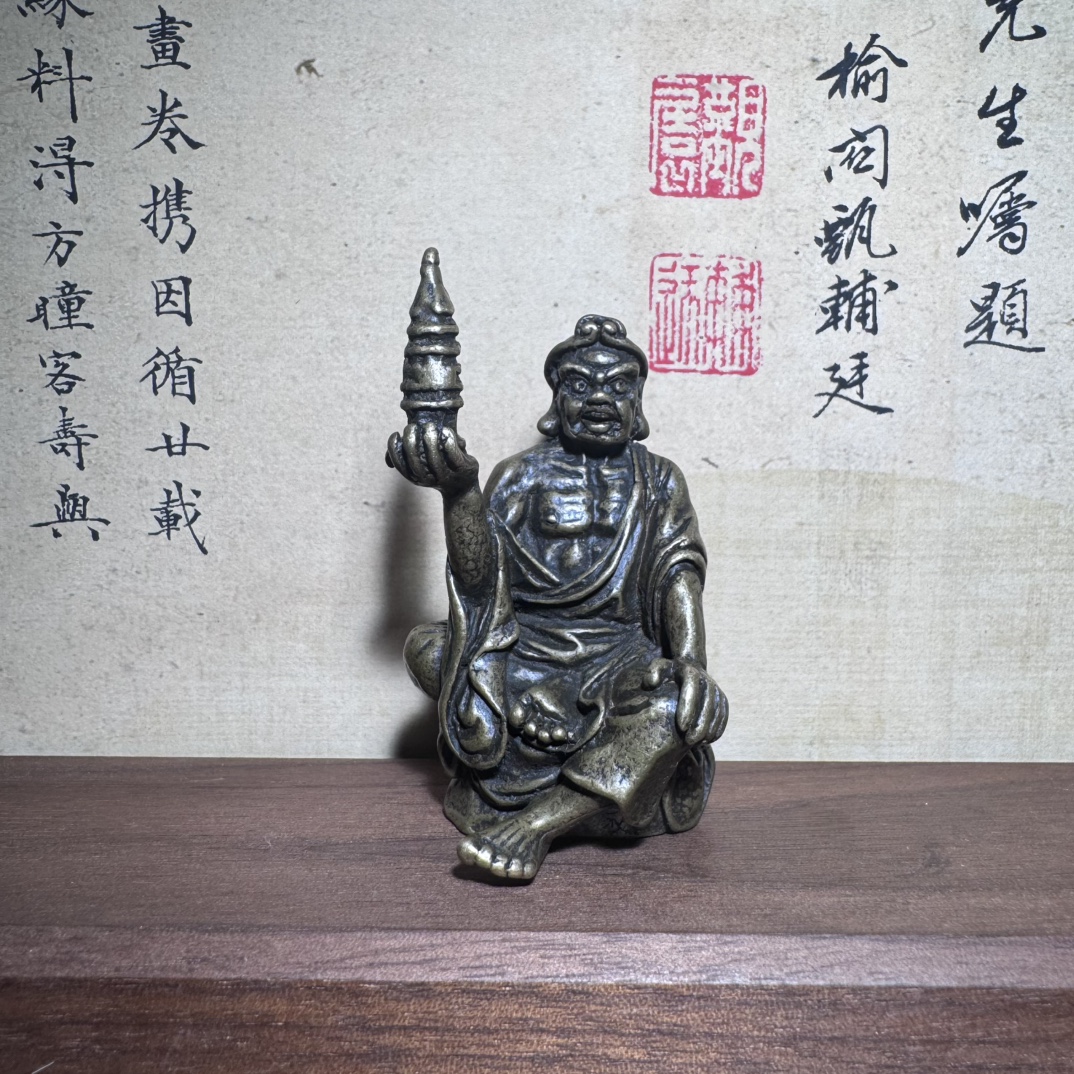 Estátua em miniatura de latão  - Unique Table Accessories avaliação e preço